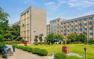 北京高考586分左右录取的本科大学名单！ 2024年录取最低分586的大学